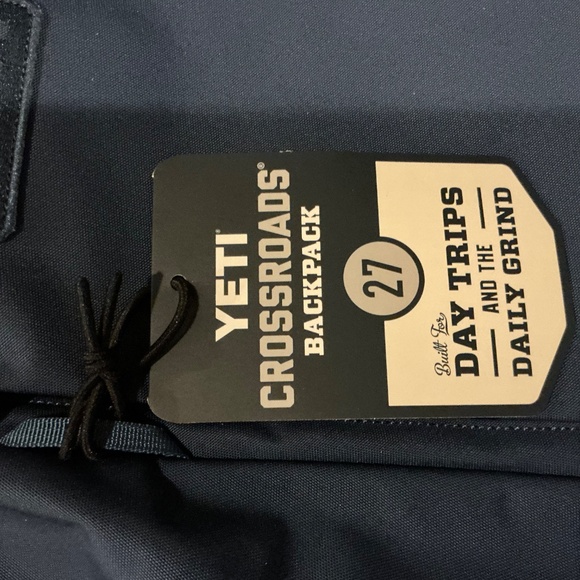 YETI NEW WITH TAGS CROSSROADS® 27L BACKPACK - Picture 12 of 12